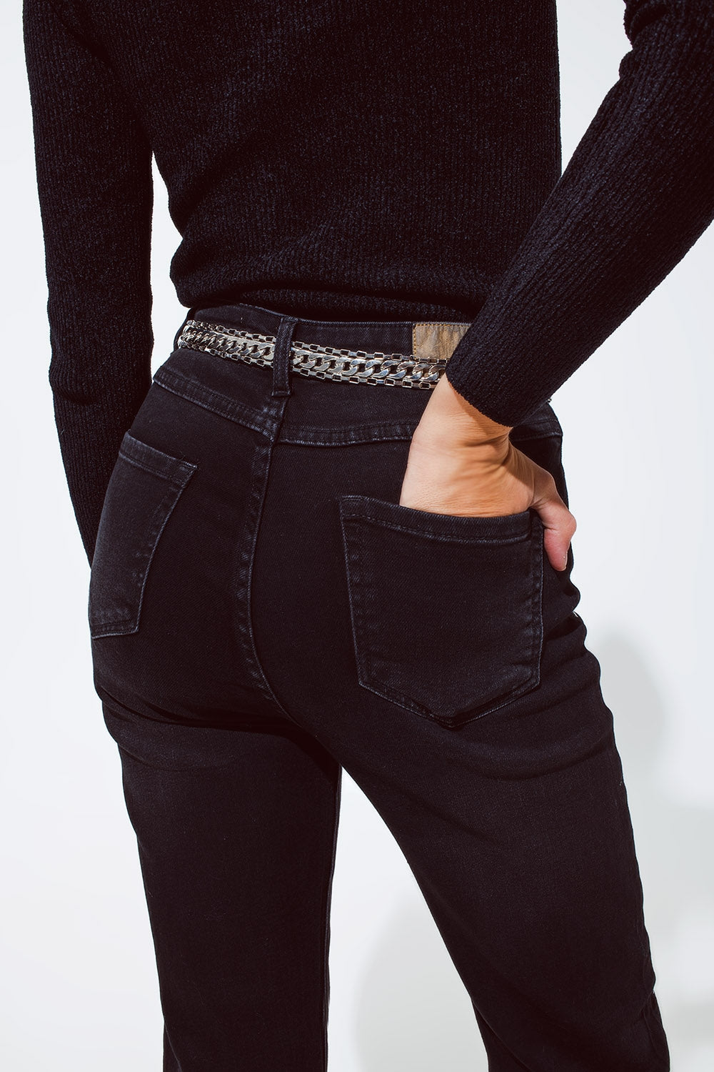 Jeans in Schwarz mit Details