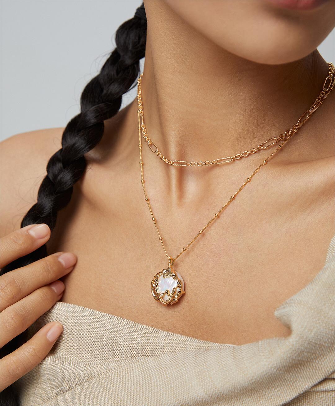 Dainty Big Round Pearl Pendant Necklace