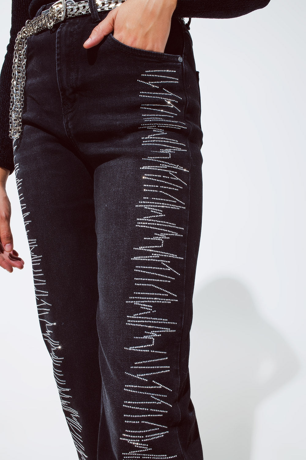 Jeans in Schwarz mit Details